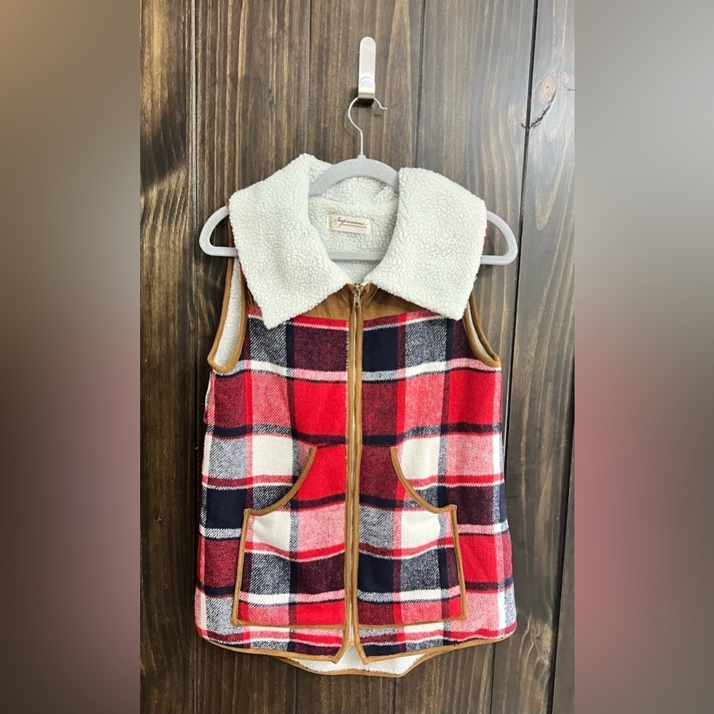 Red/Black Plaid Sherpa Collar Vest-Size:Medium